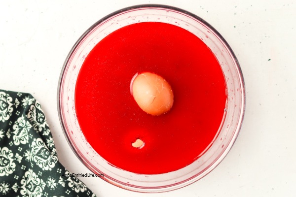 Eyeball Deviled Eggs Recipe for Creepy Halloween Snacks Eyeball Deviled Eggs Recipe for Creepy Halloween Snacks. Create spooky eyeball deviled eggs with this simple Halloween recipe. A creepy party snack that's easy to make and sure to grab everyone's attention.