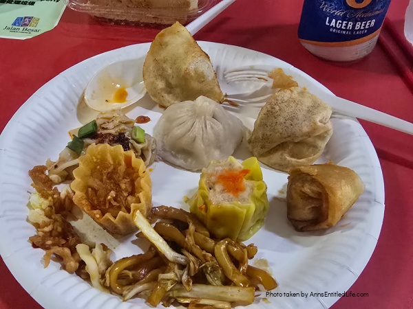 Our Two Days in Singapore: Itinerary & Attractions Our Two Days in Singapore: Itinerary & Attractions. Plan the ultimate 2-day trip to Singapore with must-see attractions, top food spots, and travel tips to make the most of a short city adventure.