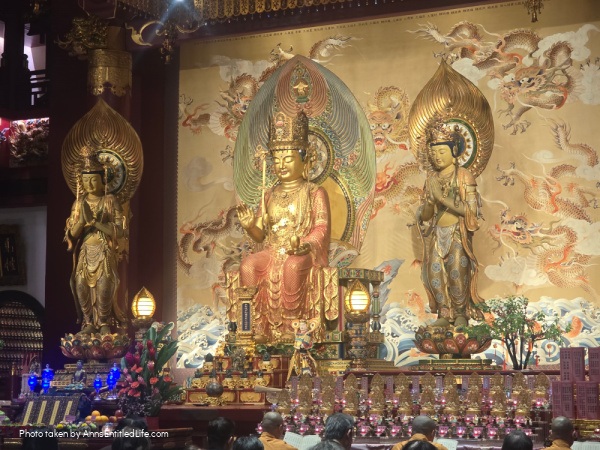 Our Two Days in Singapore: Itinerary & Attractions Our Two Days in Singapore: Itinerary & Attractions. Plan the ultimate 2-day trip to Singapore with must-see attractions, top food spots, and travel tips to make the most of a short city adventure.