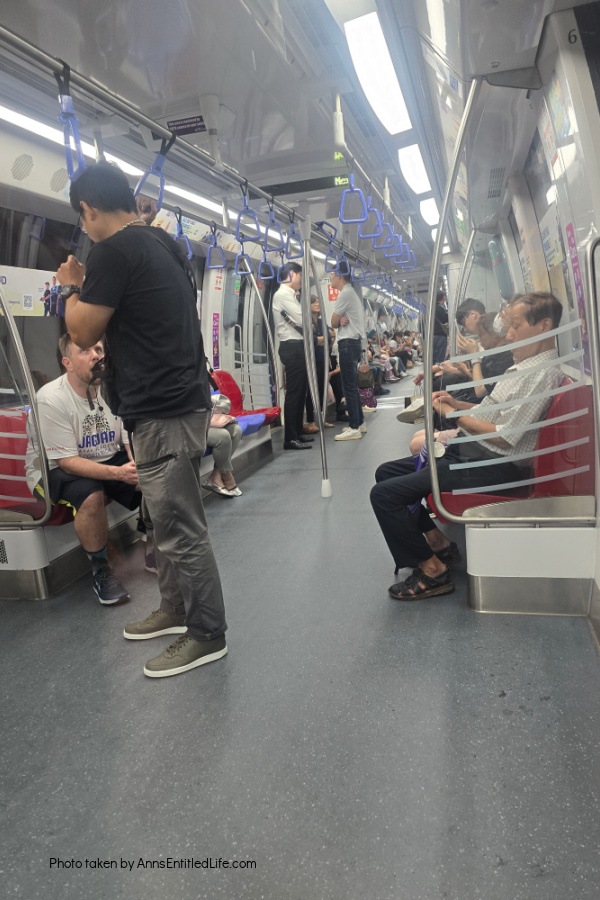 Our Two Days in Singapore: Itinerary & Attractions Our Two Days in Singapore: Itinerary & Attractions. Plan the ultimate 2-day trip to Singapore with must-see attractions, top food spots, and travel tips to make the most of a short city adventure.