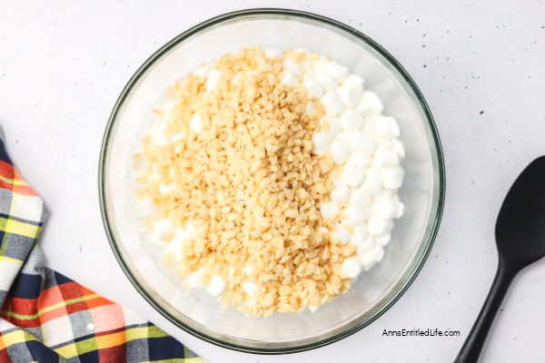 Crispy Turkey Legs: Thanksgiving Treat Recipe. Learn how to make rice crispy turkey legs, a fun and creative Thanksgiving treat. Easy recipe with simple ingredients for a festive, kid-friendly dessert!