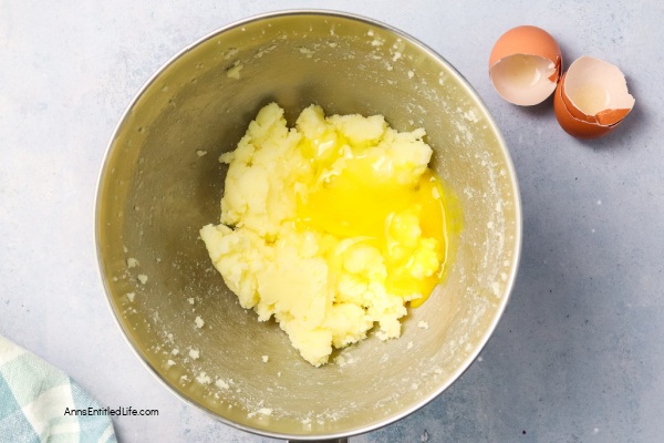 Homemade Trefoil Cookie Disaster. I made the original trefoils Girl Scout cookie recipe so you don't have to. 