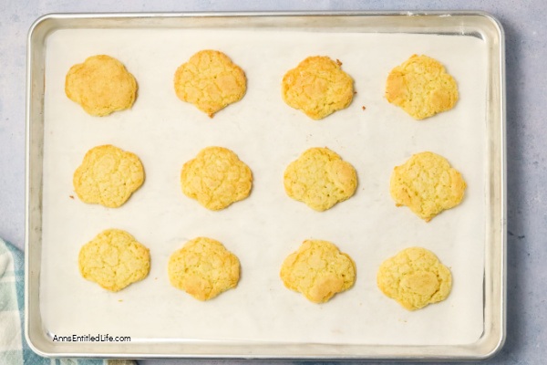 Homemade Trefoil Cookie Disaster. I made the original trefoils Girl Scout cookie recipe so you don't have to. 