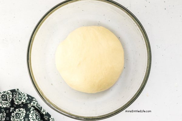 King Cake Recipe: Easy Homemade Mardi Gras Dessert. Make a classic king cake with this simple recipe for Mardi Gras. Includes ingredients list, step-by-step directions, and baking tips for a tasty, festive dessert.