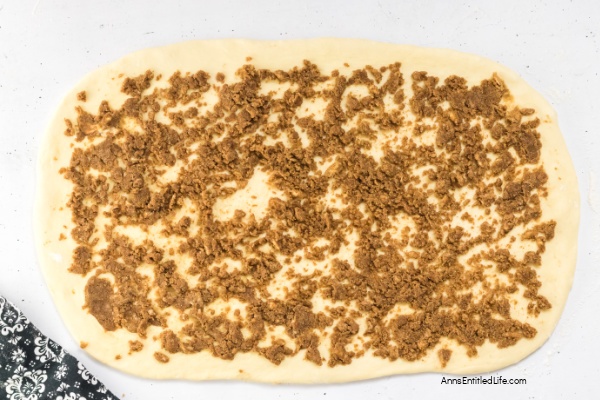 King Cake Recipe: Easy Homemade Mardi Gras Dessert. Make a classic king cake with this simple recipe for Mardi Gras. Includes ingredients list, step-by-step directions, and baking tips for a tasty, festive dessert.