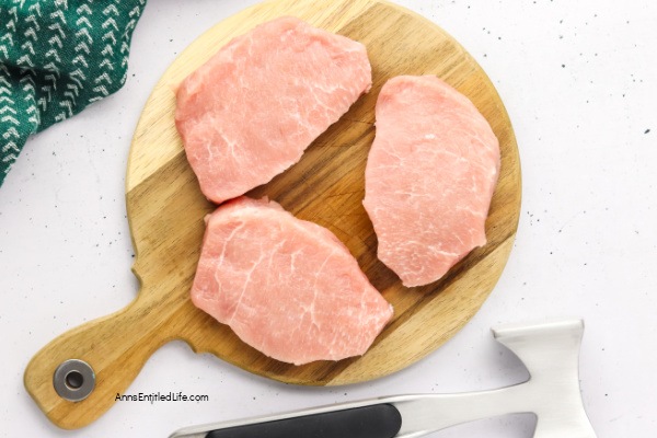 Southern Fried Pork Chops with Country Gravy Recipe. Make perfectly crispy southern fried pork chops with this easy recipe. Boneless chops are dredged in seasoned flour and pan-fried to golden perfection. Juicy, tender, and ready in 30 minutes for dinner.