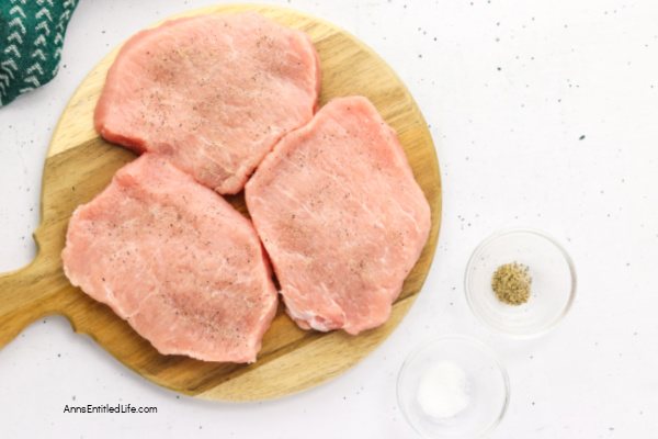 Southern Fried Pork Chops with Country Gravy Recipe. Make perfectly crispy southern fried pork chops with this easy recipe. Boneless chops are dredged in seasoned flour and pan-fried to golden perfection. Juicy, tender, and ready in 30 minutes for dinner.