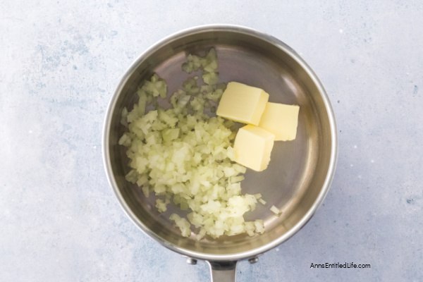 Guinness Cheese Dip Recipe: Easy Irish Beer Dip. Creamy Guinness cheese dip packed with sharp cheddar, stout beer flavor, and a hint of mustard. Easy recipe perfect for game days and holidays. Pair with bread, pretzels, or veggies.
