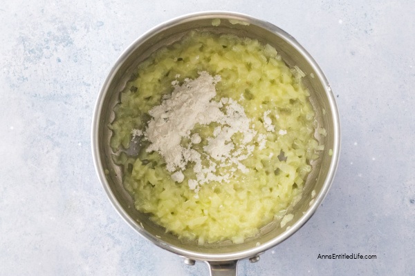 Guinness Cheese Dip Recipe: Easy Irish Beer Dip. Creamy Guinness cheese dip packed with sharp cheddar, stout beer flavor, and a hint of mustard. Easy recipe perfect for game days and holidays. Pair with bread, pretzels, or veggies.