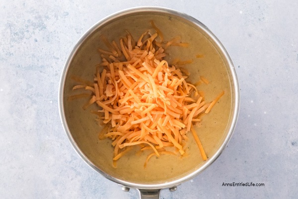 Guinness Cheese Dip Recipe: Easy Irish Beer Dip. Creamy Guinness cheese dip packed with sharp cheddar, stout beer flavor, and a hint of mustard. Easy recipe perfect for game days and holidays. Pair with bread, pretzels, or veggies.