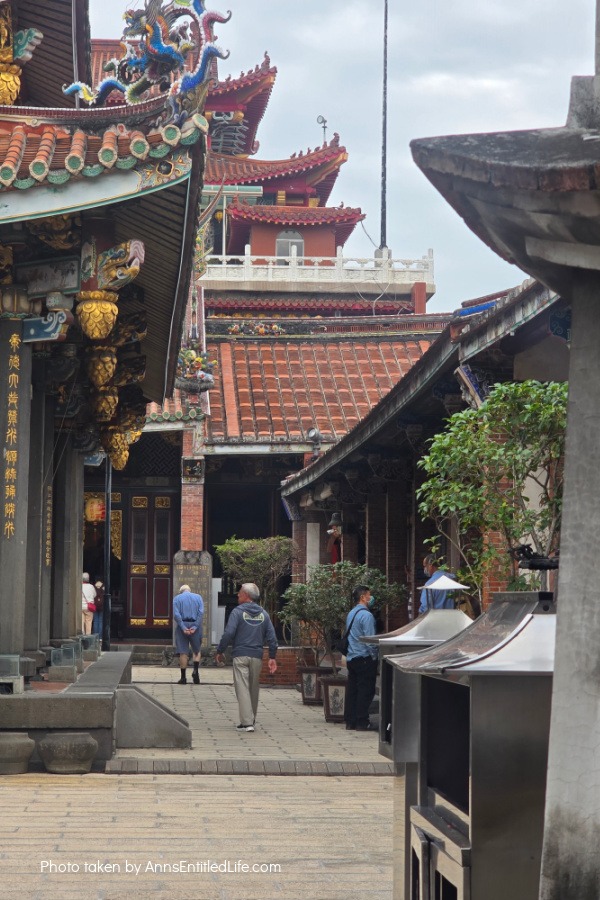 Our One-Day Taiwan Itinerary. A detailed description of our day-trip in Taiwan. The sites and shopping we explored.