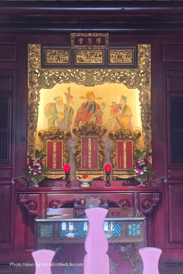 Our One-Day Taiwan Itinerary. A detailed description of our day-trip in Taiwan. The sites and shopping we explored.