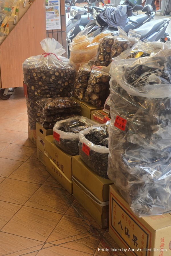 Our One-Day Taiwan Itinerary. A detailed description of our day-trip in Taiwan. The sites and shopping we explored.